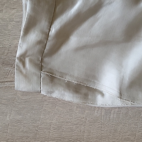 COS shiny cream colored cropped trousers in size US 4. - Picture 8 of 9